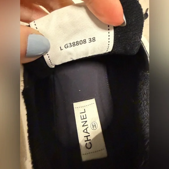 AUTH Preowned Womens Chanel White/Black Low Top Sneakers, size 38, Made in Italy - Picture 9 of 16